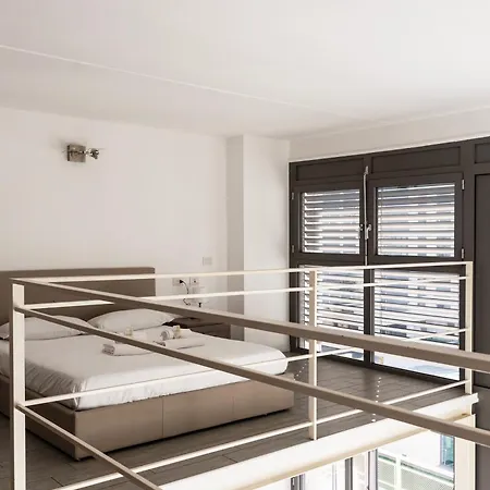 Youhosty - Bruno Maderna 17 Duplex 公寓
