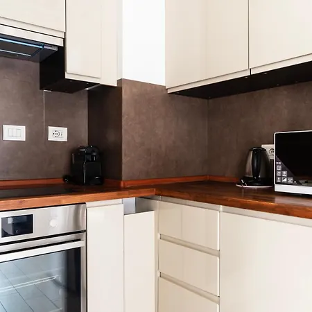 Youhosty - Bruno Maderna 17 Duplex Apartman