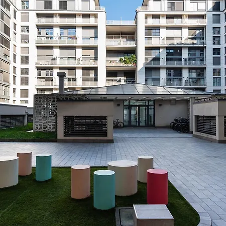 Youhosty - Bruno Maderna 17 Duplex * Milánó